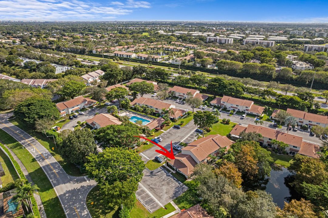 На продажу: $325,000 (2 спален, 2 ванн, 1092 Квадратных фут)