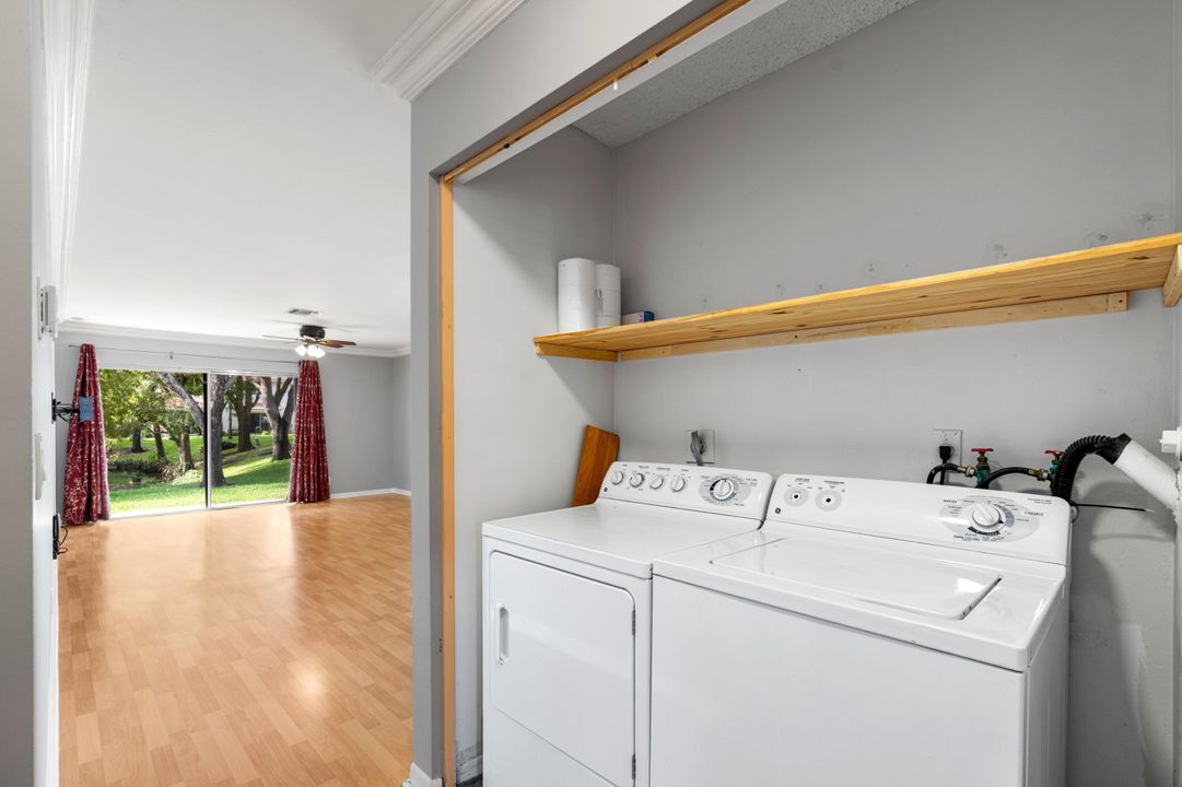 На продажу: $325,000 (2 спален, 2 ванн, 1092 Квадратных фут)