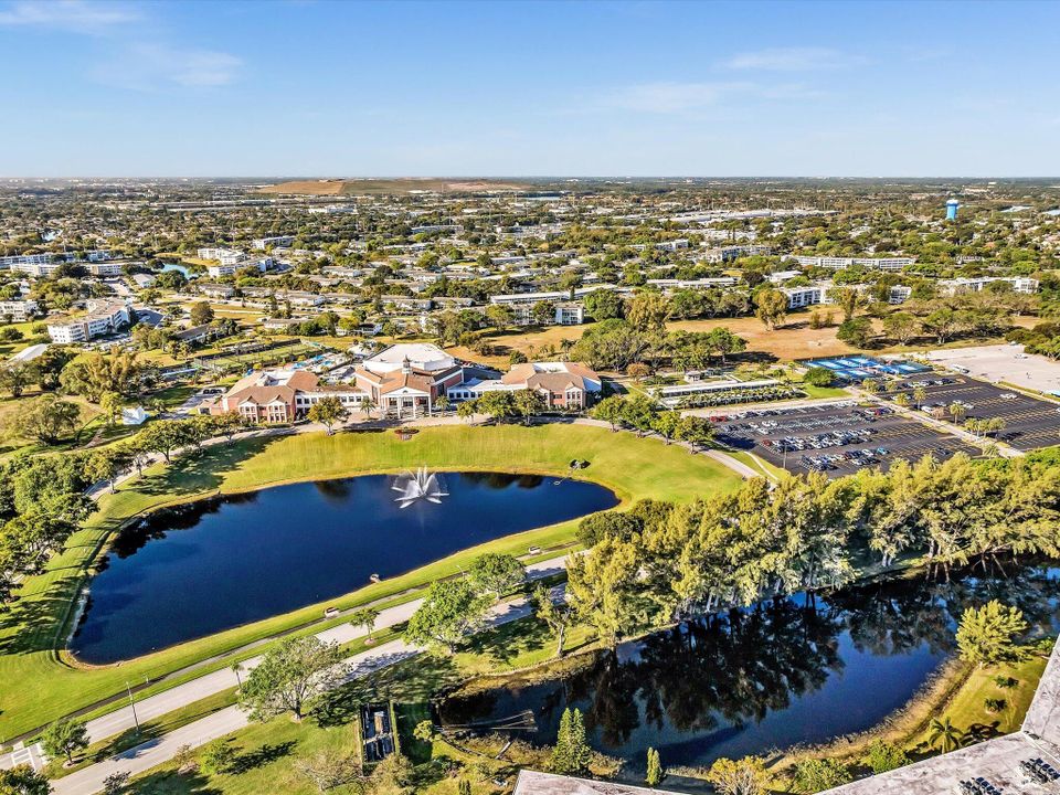 For Rent: $1,300 (1 beds, 1 baths, 700 Square Feet)