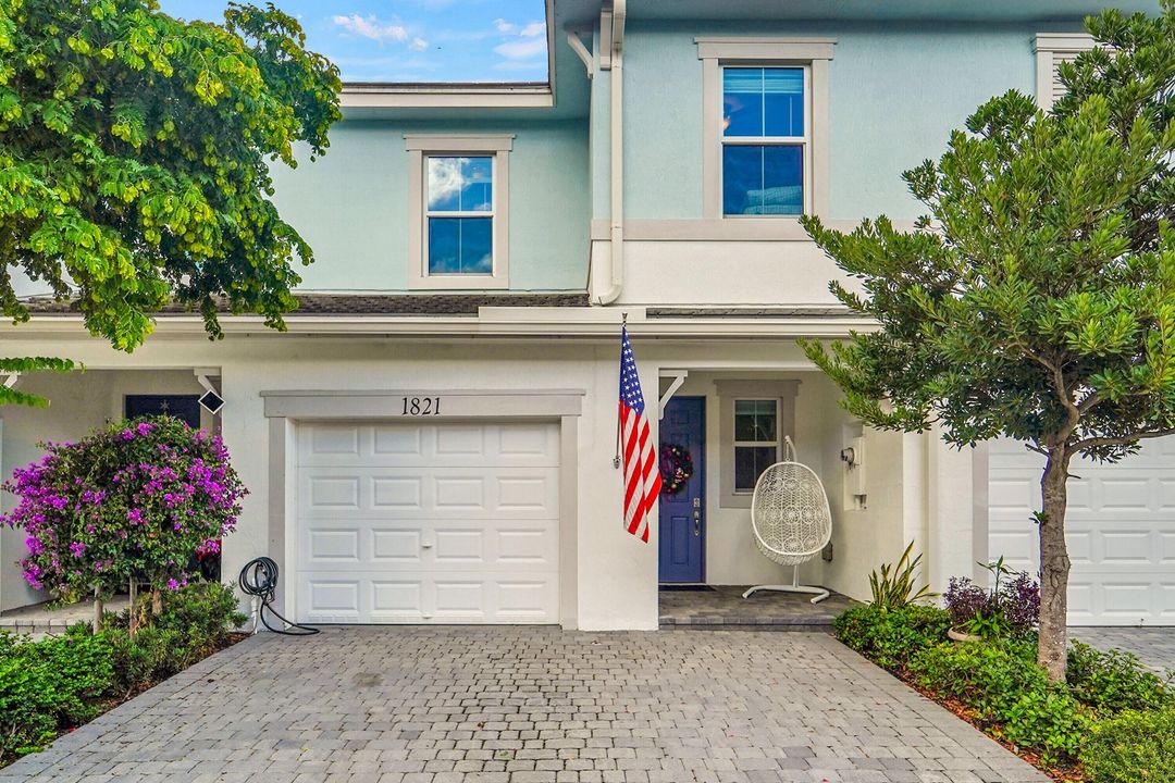 На продажу: $599,000 (3 спален, 2 ванн, 1787 Квадратных фут)