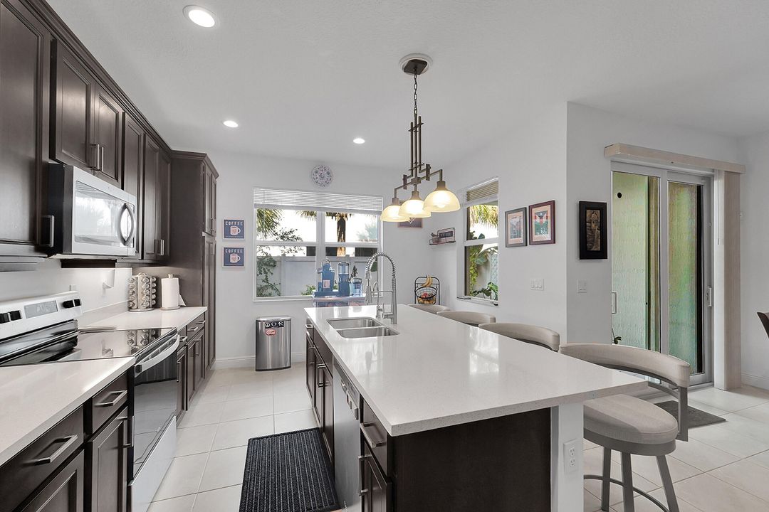 На продажу: $599,000 (3 спален, 2 ванн, 1787 Квадратных фут)