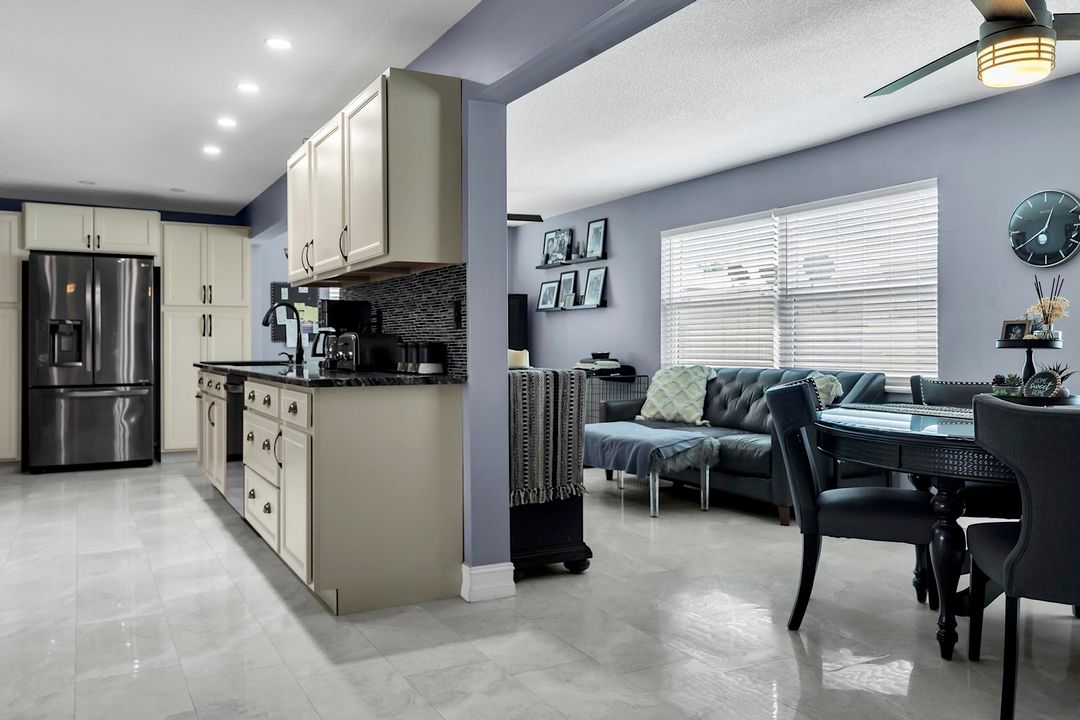 На продажу: $350,000 (2 спален, 2 ванн, 1428 Квадратных фут)