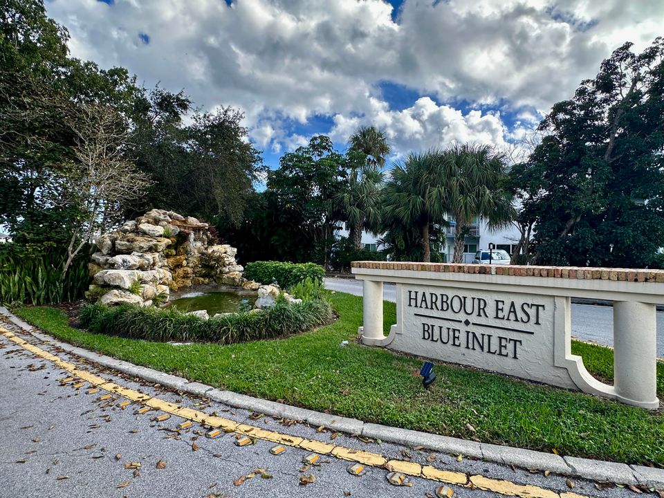 待售: $485,000 (1 贝兹, 1 浴室, 899 平方英尺)