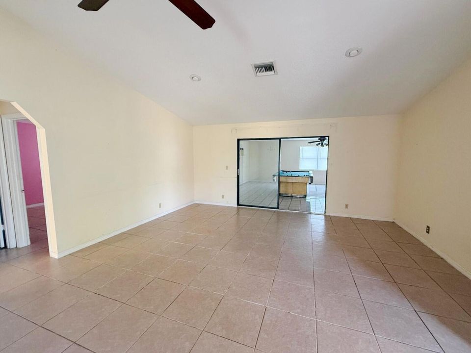 En Venta: $257,000 (2 camas, 2 baños, 1512 Pies cuadrados)