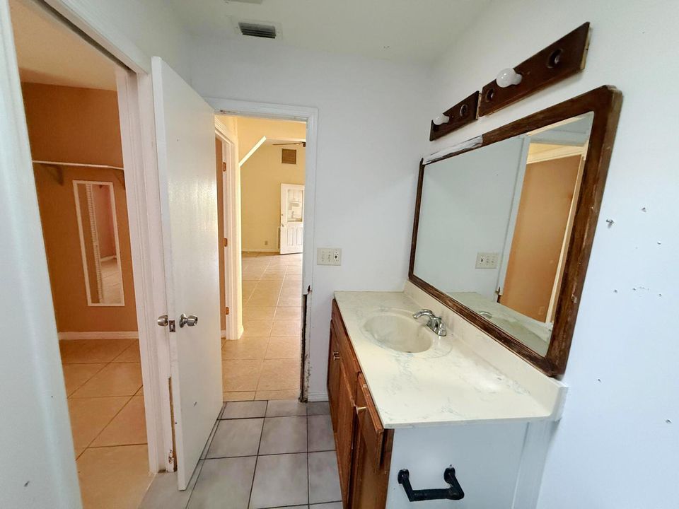 En Venta: $257,000 (2 camas, 2 baños, 1512 Pies cuadrados)