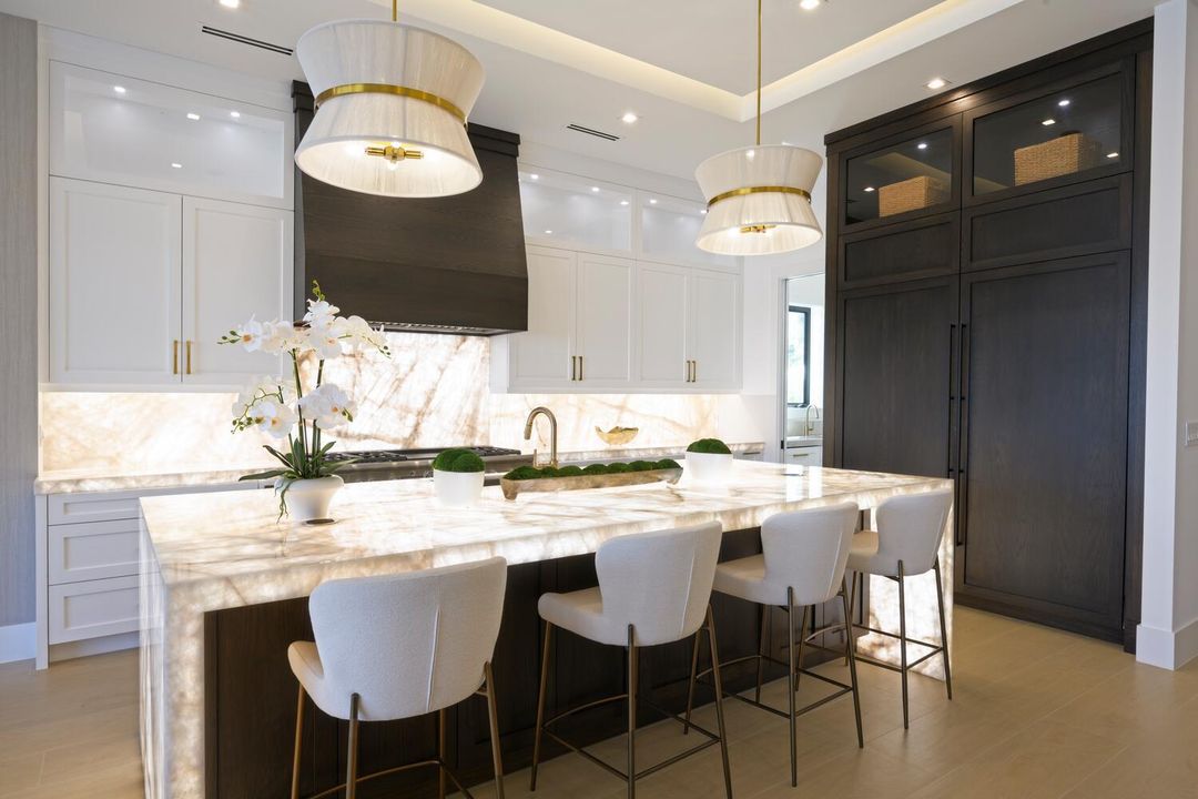 待售: $10,800,000 (6 贝兹, 7 浴室, 7100 平方英尺)