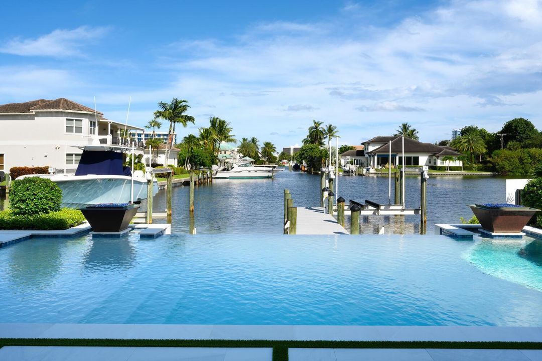 待售: $10,800,000 (6 贝兹, 7 浴室, 7100 平方英尺)