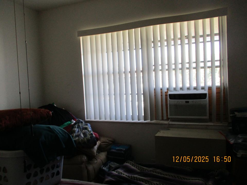 For Sale: $76,900 (2 beds, 1 baths, 819 Square Feet)