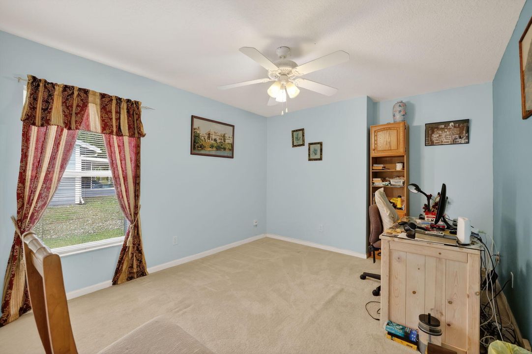 待售: $420,000 (4 贝兹, 3 浴室, 2028 平方英尺)