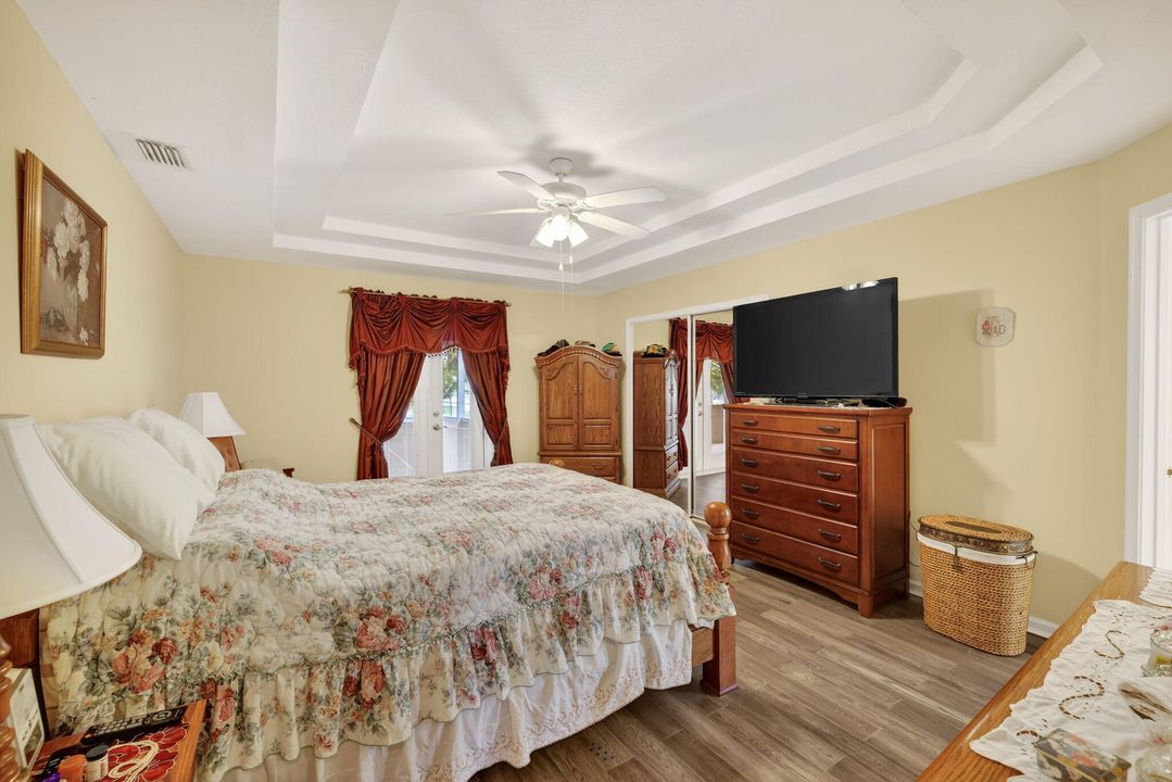 待售: $420,000 (4 贝兹, 3 浴室, 2028 平方英尺)