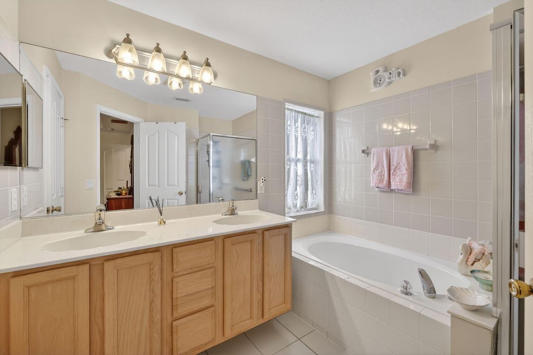 待售: $420,000 (4 贝兹, 3 浴室, 2028 平方英尺)