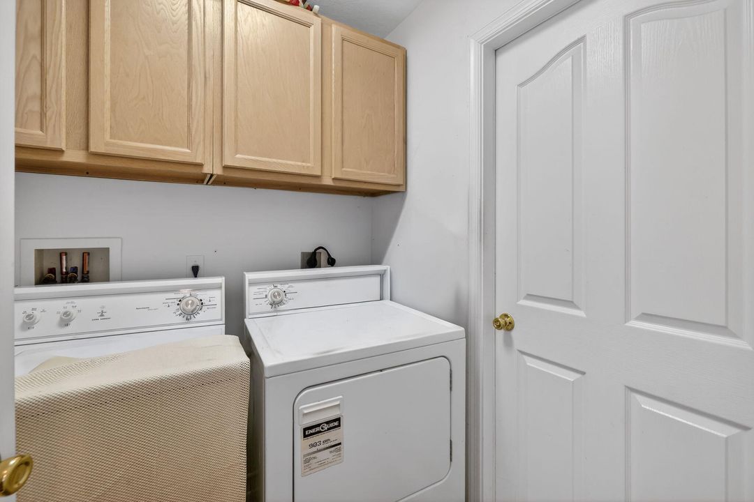 待售: $420,000 (4 贝兹, 3 浴室, 2028 平方英尺)