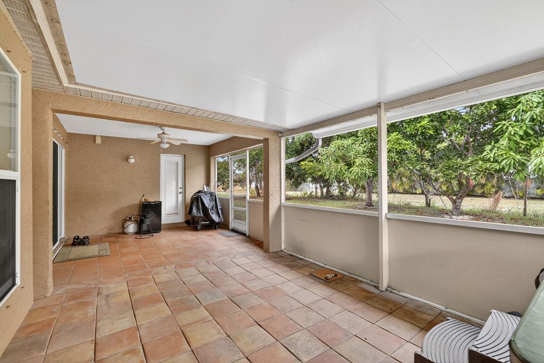 待售: $420,000 (4 贝兹, 3 浴室, 2028 平方英尺)