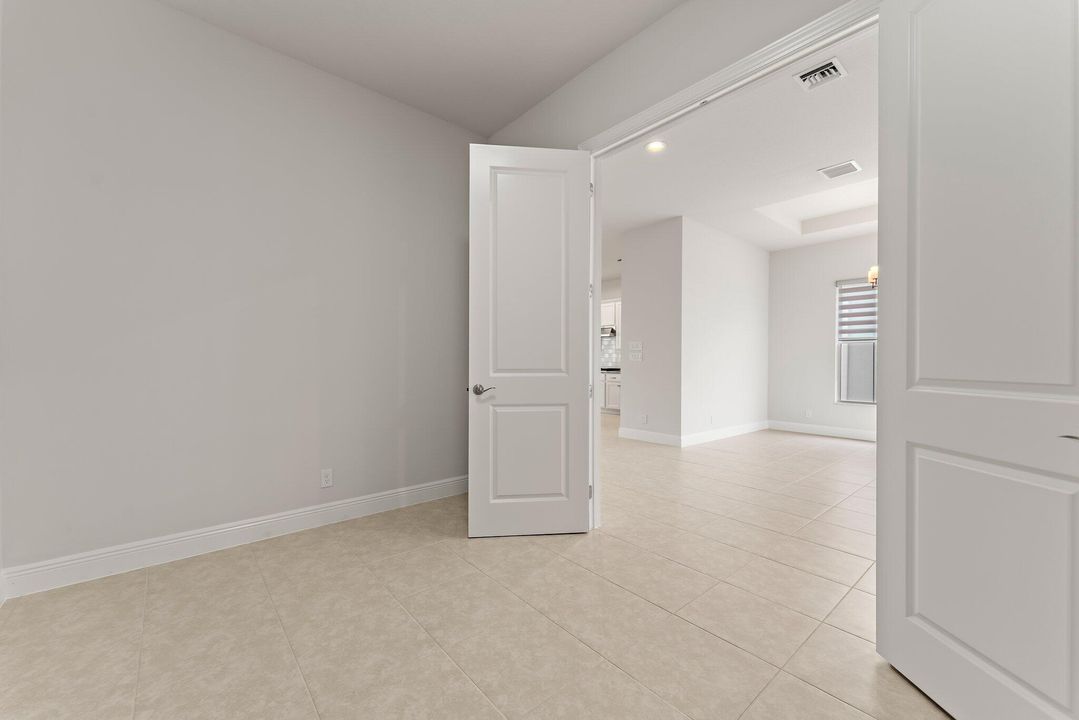 En Renta: $5,300 (5 camas, 3 baños, 3151 Pies cuadrados)