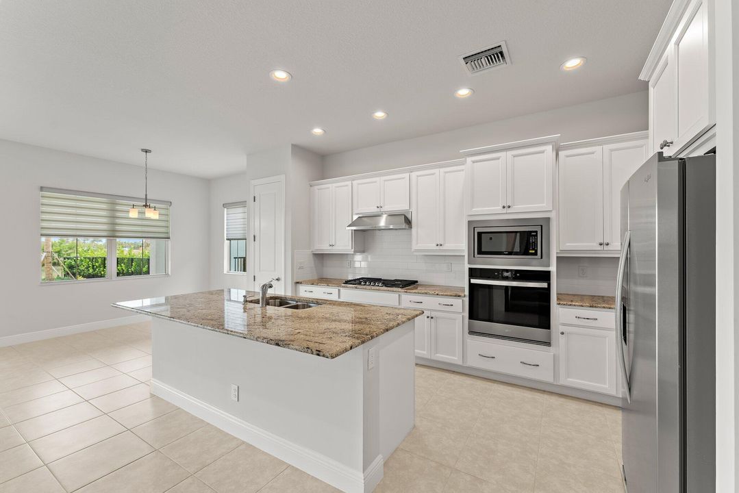 En Renta: $5,300 (5 camas, 3 baños, 3151 Pies cuadrados)