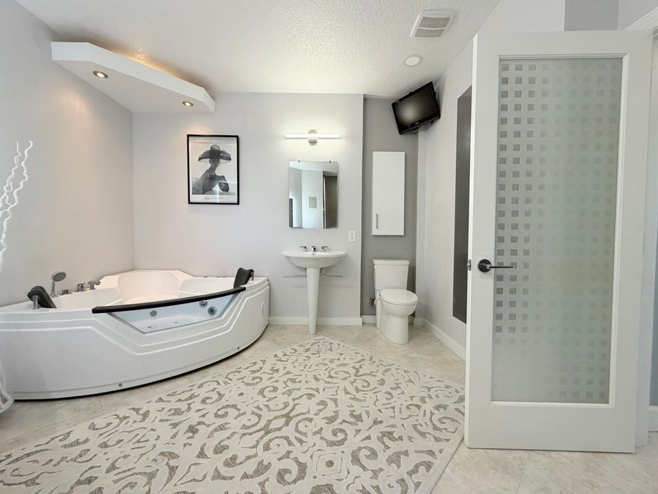 For Sale: $875,000 (3 beds, 2 baths, 2151 Square Feet)