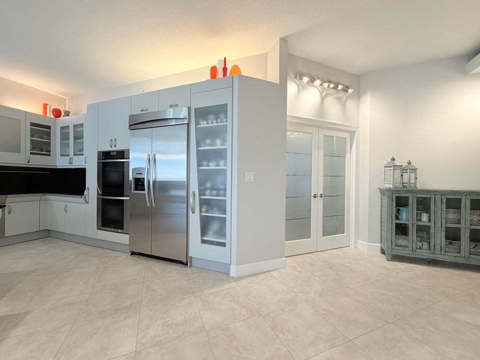 For Sale: $875,000 (3 beds, 2 baths, 2151 Square Feet)