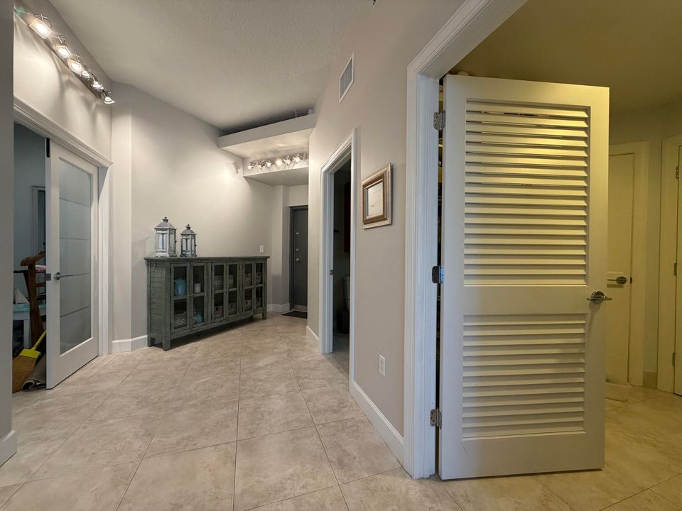 For Sale: $875,000 (3 beds, 2 baths, 2151 Square Feet)