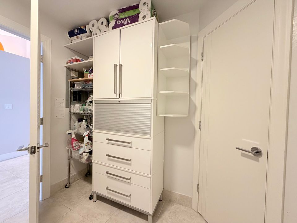 For Sale: $875,000 (3 beds, 2 baths, 2151 Square Feet)