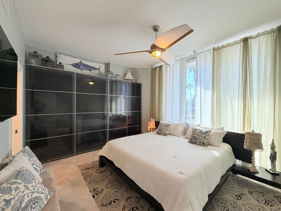 For Sale: $875,000 (3 beds, 2 baths, 2151 Square Feet)