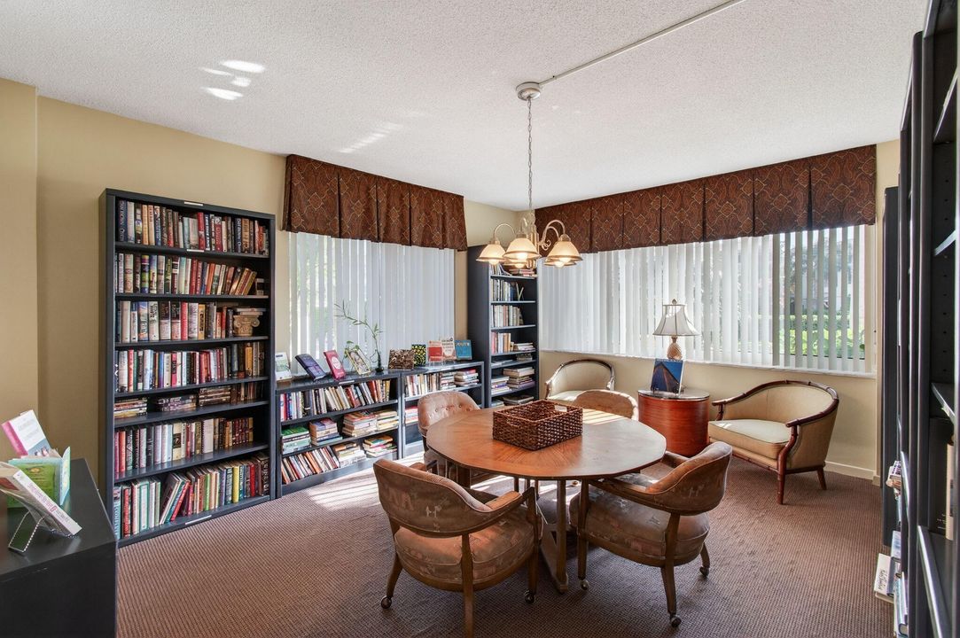 En Venta: $895,000 (2 camas, 2 baños, 1045 Pies cuadrados)