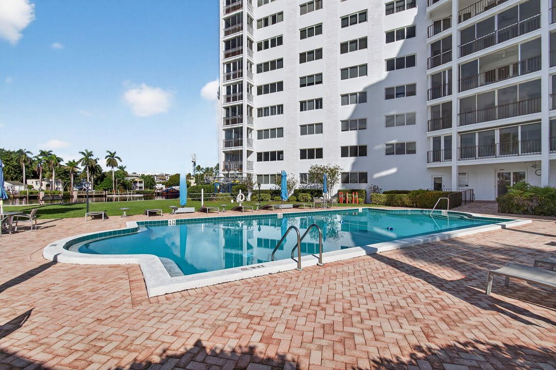 En Venta: $895,000 (2 camas, 2 baños, 1045 Pies cuadrados)