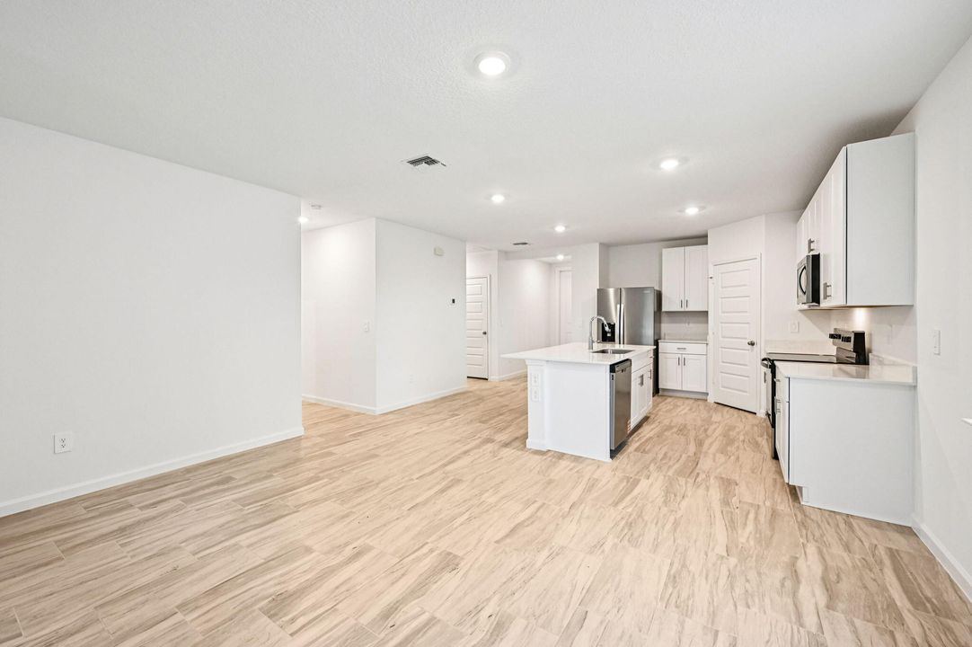 For Sale: $385,590 (3 beds, 2 baths, 1695 Square Feet)