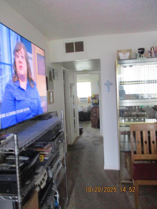 For Sale: $76,900 (2 beds, 1 baths, 819 Square Feet)