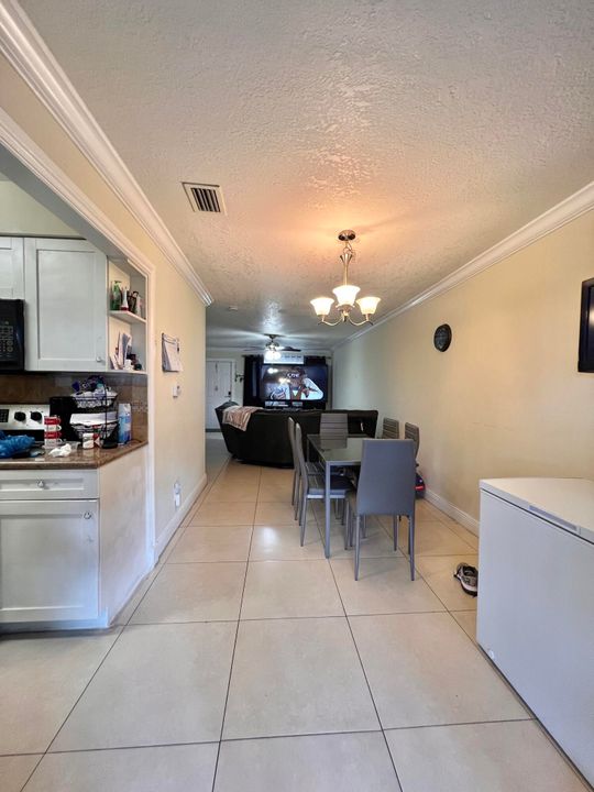 For Rent: $1,900 (2 beds, 2 baths, 1166 Square Feet)
