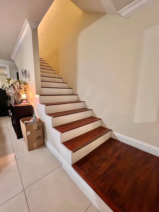 For Rent: $1,900 (2 beds, 2 baths, 1166 Square Feet)