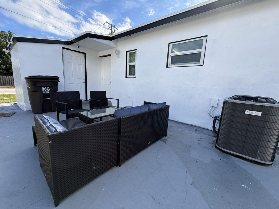 For Sale: $375,000 (3 beds, 2 baths, 1100 Square Feet)