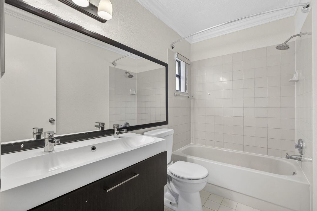 В аренду: $3,000 (4 спален, 2 ванн, 1638 Квадратных фут)