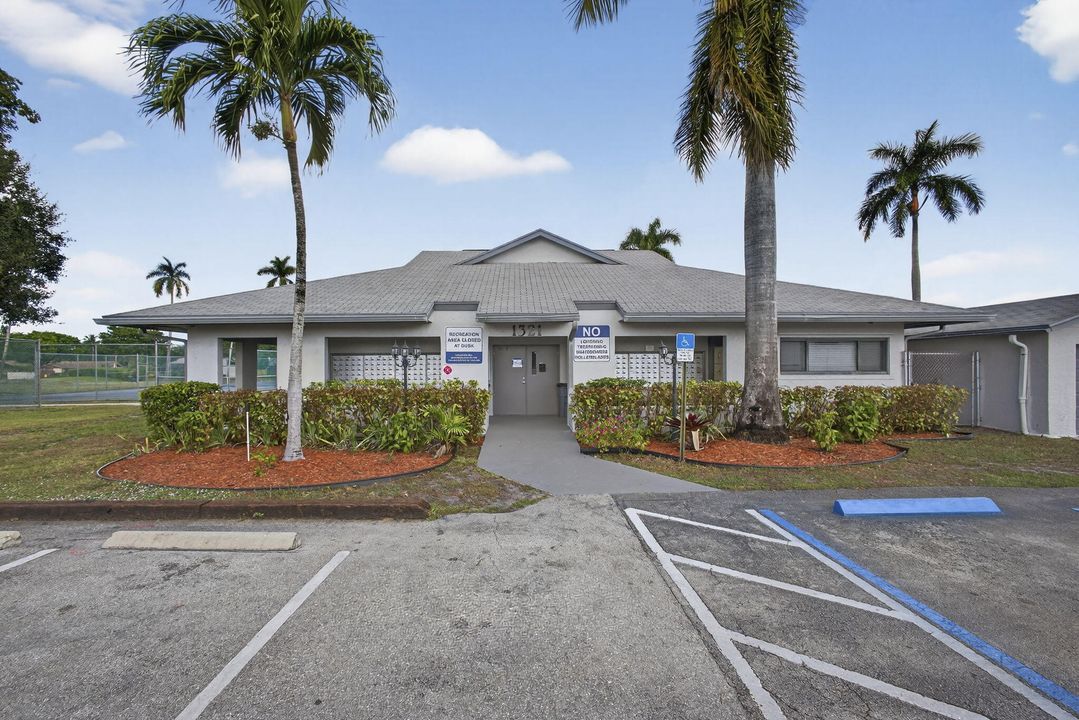 В аренду: $3,000 (4 спален, 2 ванн, 1638 Квадратных фут)