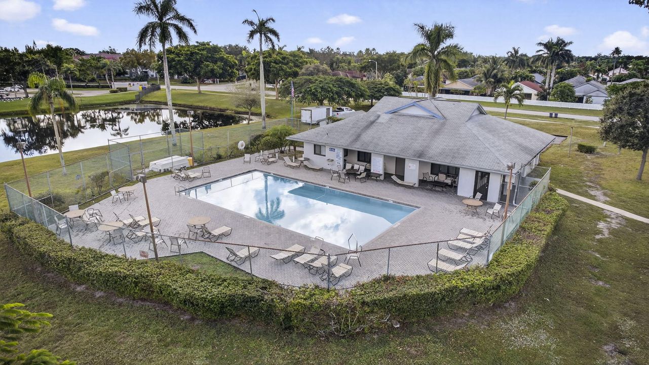 В аренду: $3,000 (4 спален, 2 ванн, 1638 Квадратных фут)