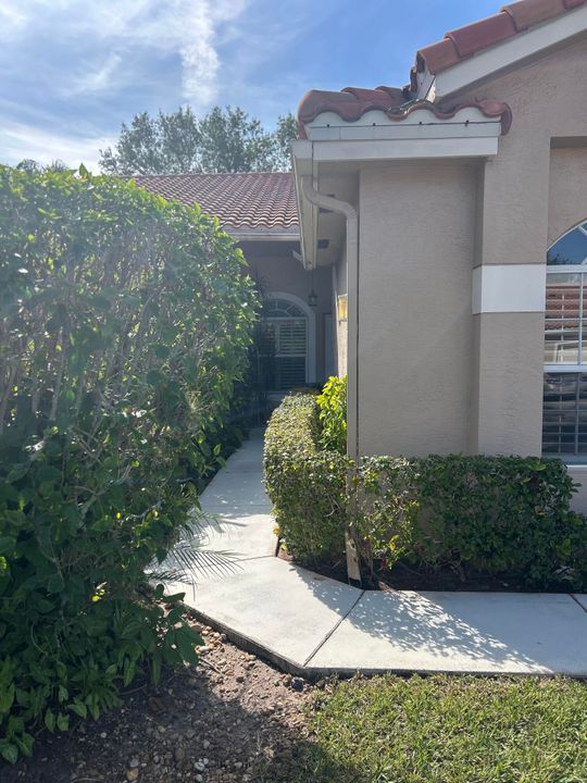 For Rent: $2,795 (2 beds, 2 baths, 1491 Square Feet)