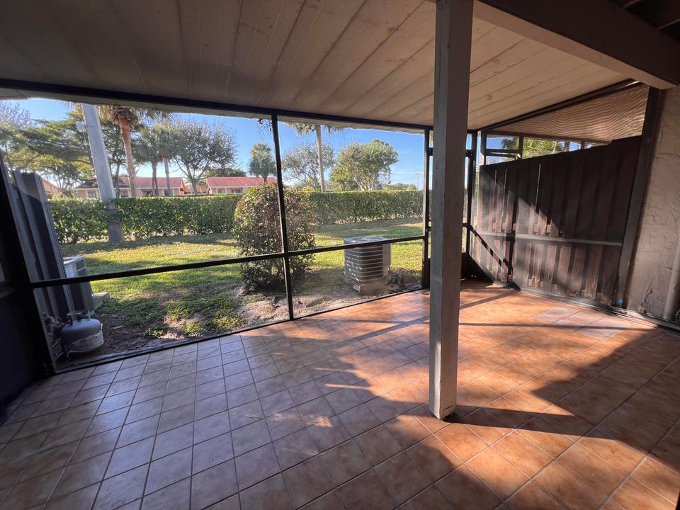 For Rent: $1,900 (2 beds, 2 baths, 1166 Square Feet)