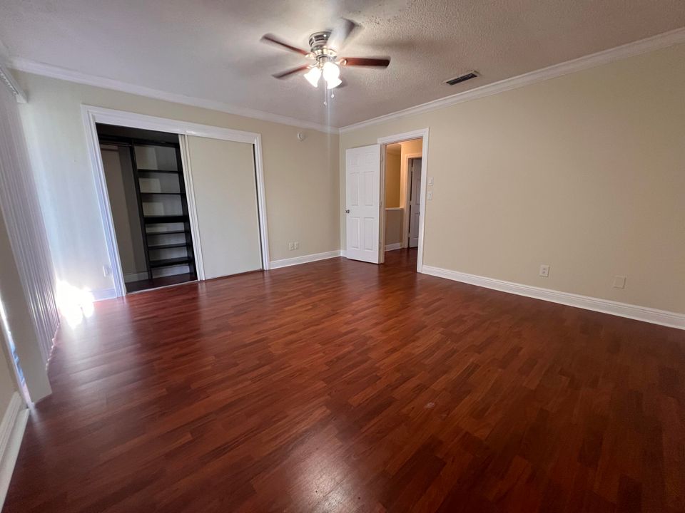 For Rent: $1,900 (2 beds, 2 baths, 1166 Square Feet)