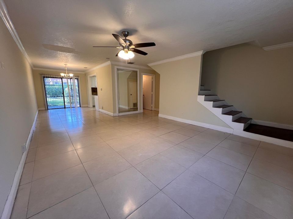 For Rent: $1,900 (2 beds, 2 baths, 1166 Square Feet)