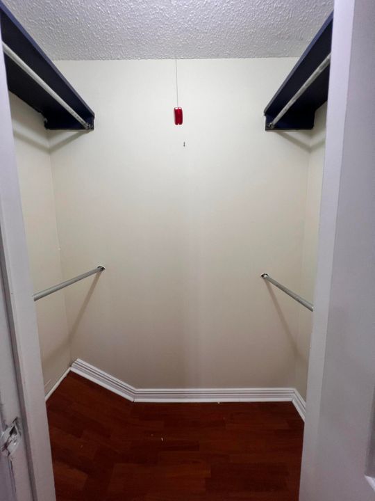 For Rent: $1,900 (2 beds, 2 baths, 1166 Square Feet)