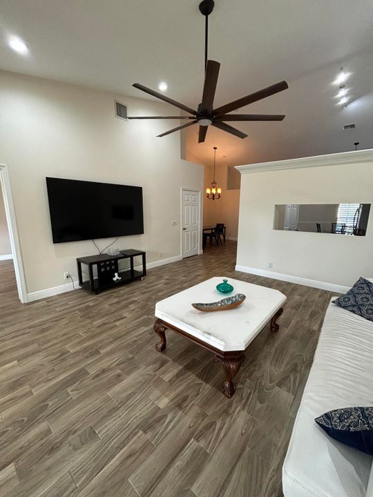 For Rent: $2,795 (2 beds, 2 baths, 1491 Square Feet)