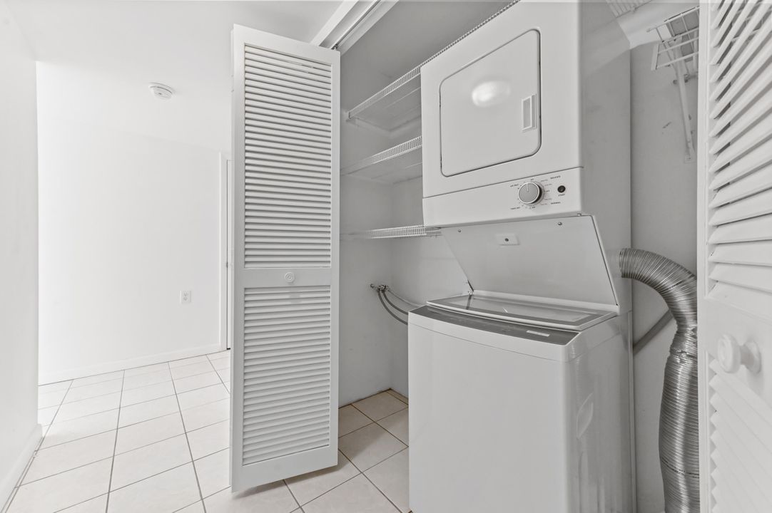 Active With Contract: $749,900 (2 beds, 2 baths, 1247 Square Feet)