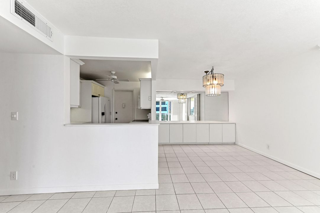 Active With Contract: $749,900 (2 beds, 2 baths, 1247 Square Feet)