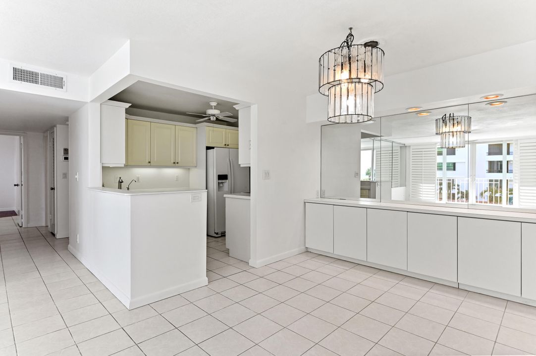 Active With Contract: $749,900 (2 beds, 2 baths, 1247 Square Feet)