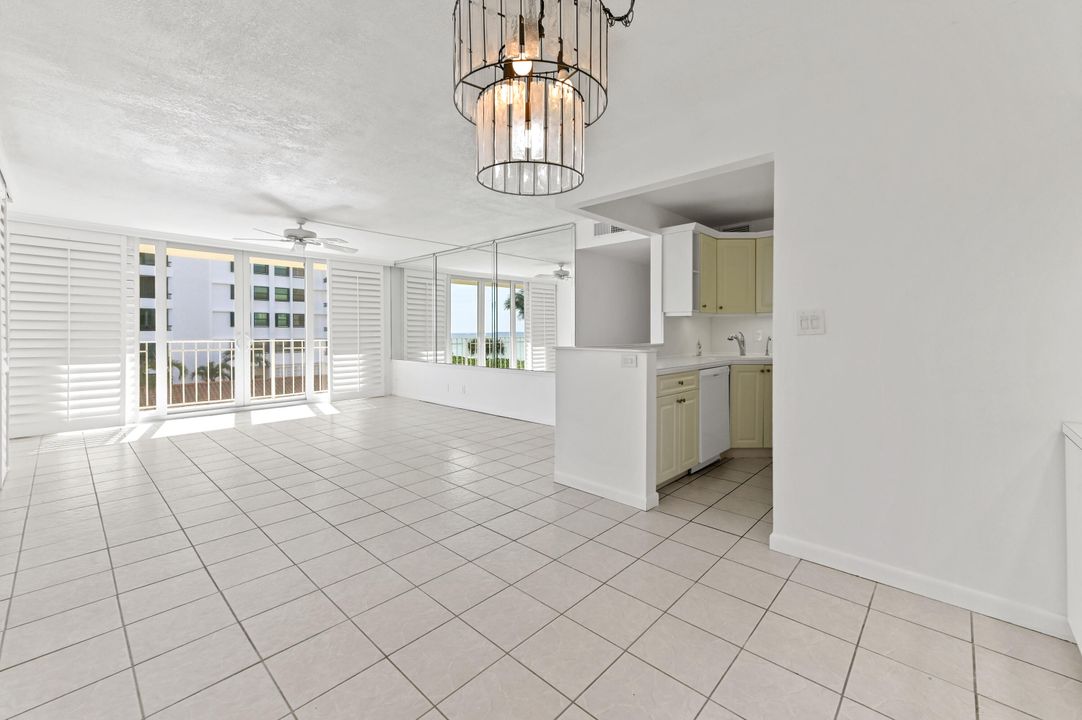 Active With Contract: $749,900 (2 beds, 2 baths, 1247 Square Feet)