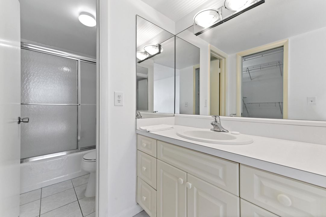 Active With Contract: $749,900 (2 beds, 2 baths, 1247 Square Feet)