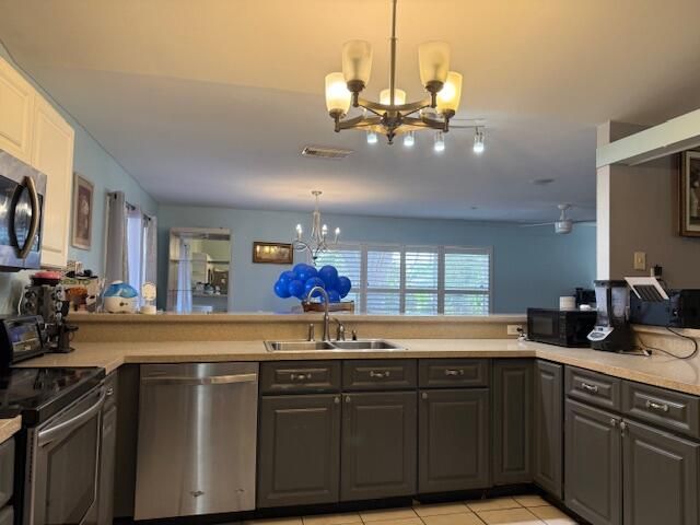 待售: $348,000 (3 贝兹, 2 浴室, 2076 平方英尺)