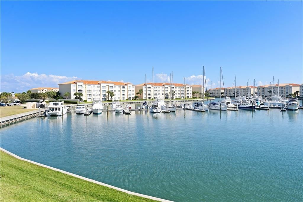 For Sale: $410,000 (2 beds, 2 baths, 1989 Square Feet)