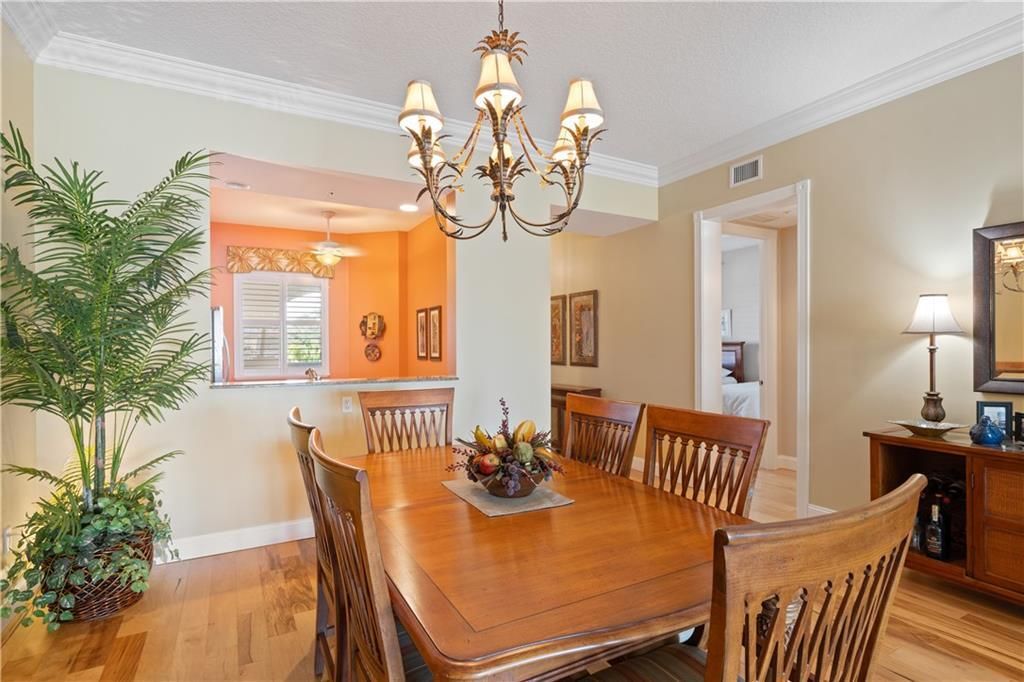 For Sale: $410,000 (2 beds, 2 baths, 1989 Square Feet)