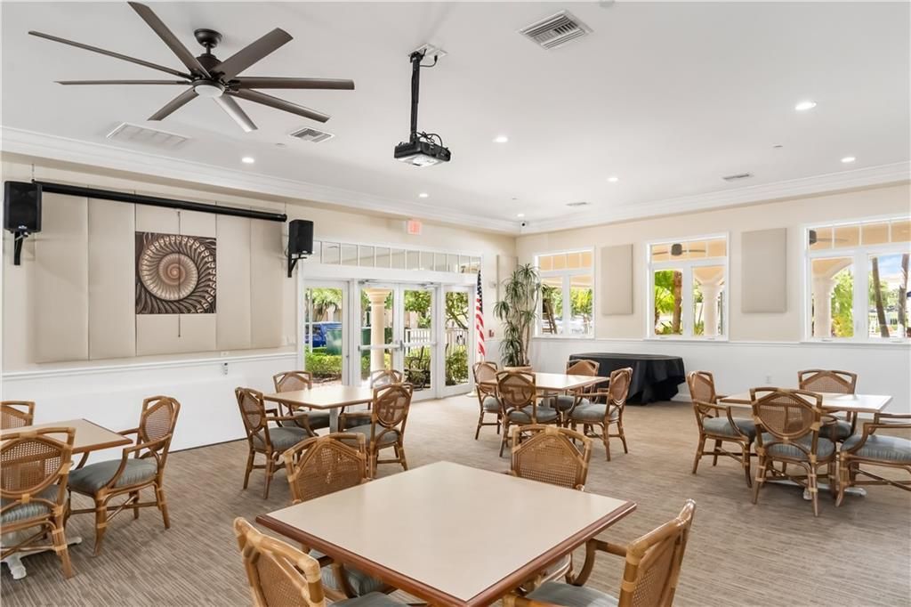 For Sale: $410,000 (2 beds, 2 baths, 1989 Square Feet)