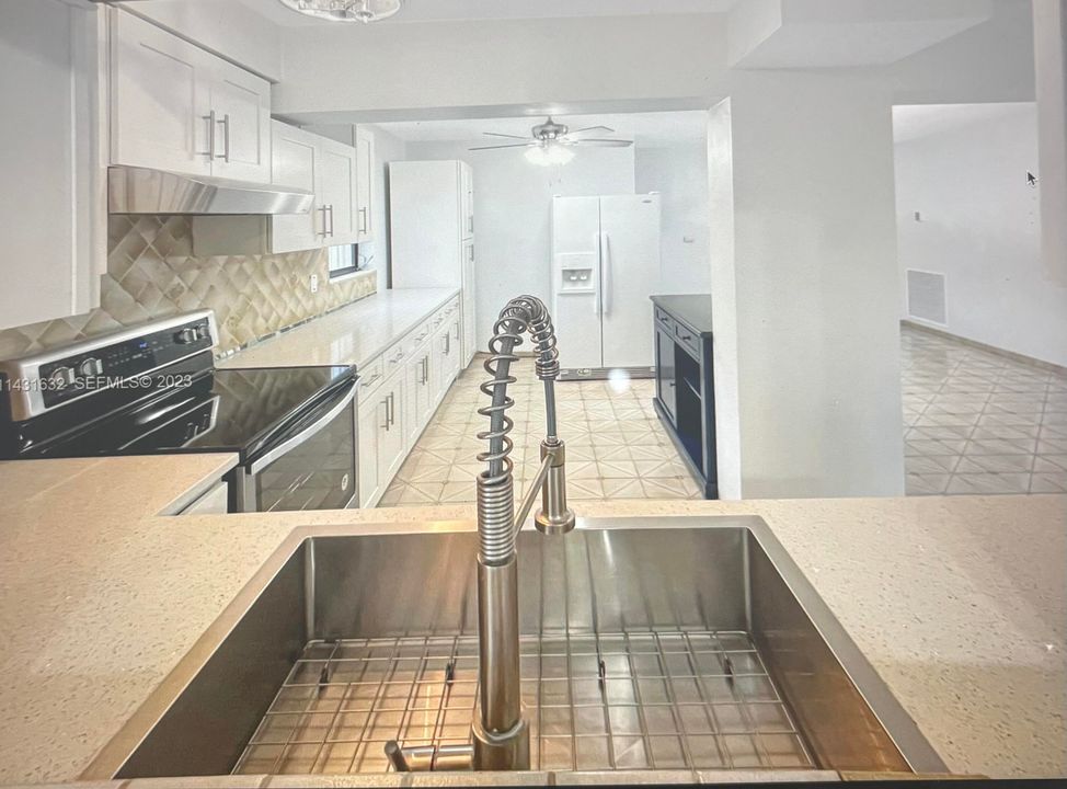 For Rent: $3,500 (3 beds, 3 baths, 1824 Square Feet)